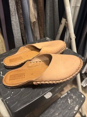 Mohinders Women's Tan Leather Moccasin Slip-On